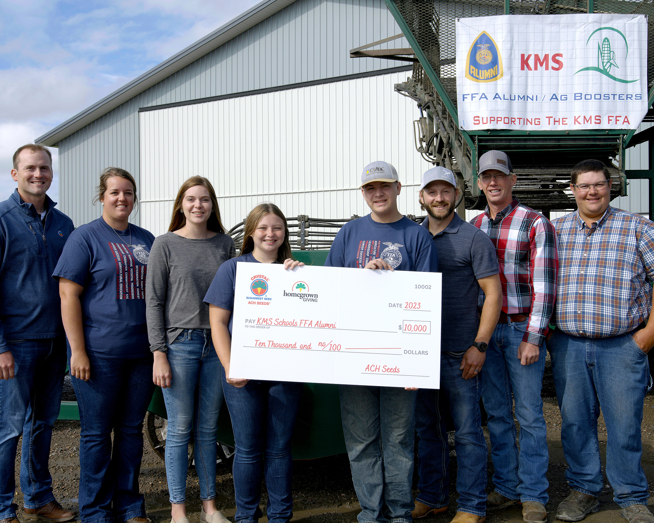KMS Schools FFA Alumni with their $10,000 check