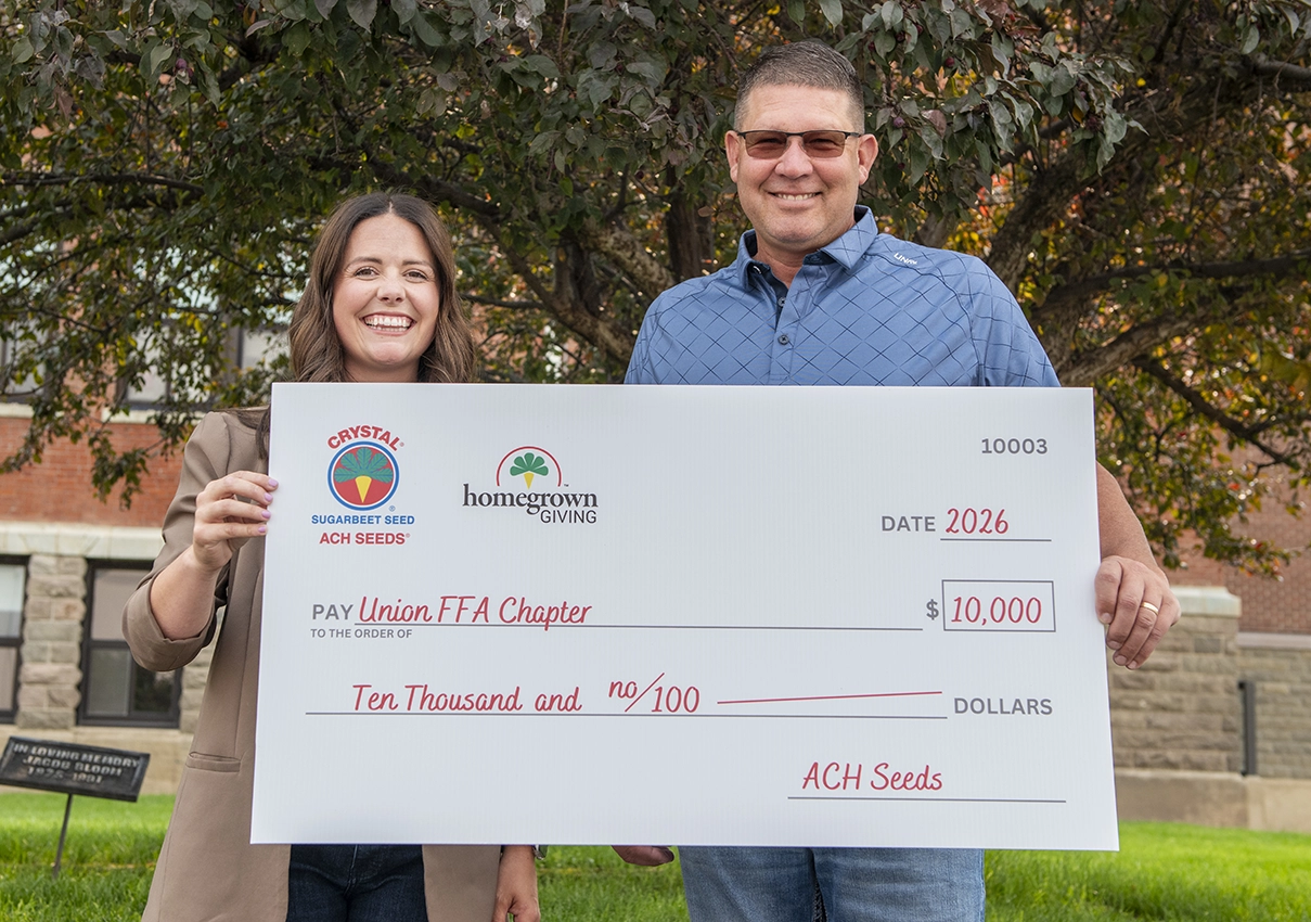 union ffa chapter in oregon receiving their $10,000 ach seeds homegrown giving 